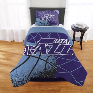 Imagem de NORTHWEST Conjunto de edredom Utah Jazz oficialmente licenciado pela NBA – Casal/Queen e Twin/Twin GG – Roupa de cama macia com logotipo do time e fronhas – Conjunto de quarto de fã de basquete