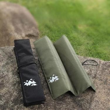 Imagem de Almofada de assento dobrável portátil à prova d'água - Tapete de piquenique espesso ao ar livre para praia, acampamento e viagens (preto)