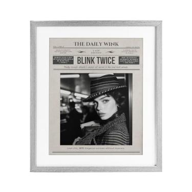 Imagem de Stupell Industries The Daily Wink Magazine Impressão emoldurada branca sob vidro, design por A Barefoot Stylist, 21 x 17