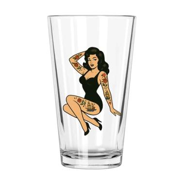 Imagem de Hat Shark Copo de cerveja sexy Pin-Up Girl Lady, vidro transparente, 473 ml, 100% seguro para lava-louças, tema retrô vintage (Sexy Tattoo Lady Pin-Up)