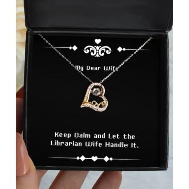 Imagem de SpreadPassion Presentes de esposa para esposa, Keep Calm and Let The Librarian Wife Handle It, Love Wife Love Dancing Necklace Jewelry from Husband