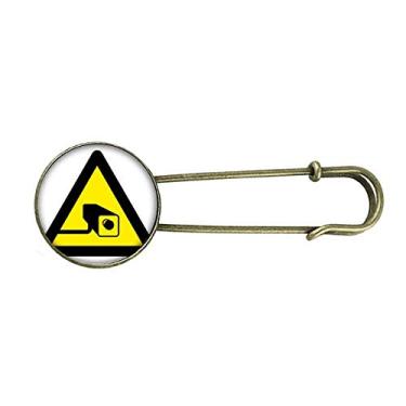 Imagem de Símbolo de aviso amarelo preto câmera triangular broche de metal retrô joia