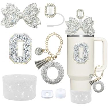 Imagem de Conjunto de acessórios para copos Stanley de prata, 7 peças, decorações de iniciais para Stanley Cup 850 g/1,134 g, inclui tampa de canudo de joia, tampa à prova de derramamento, pingente de alça