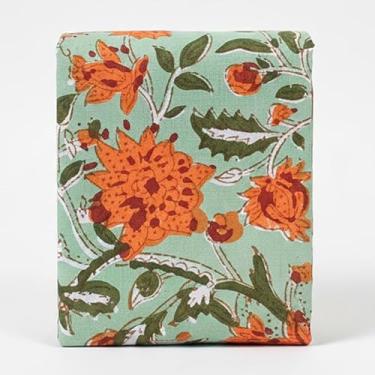 Imagem de Tecido de algodão com estampa floral indiana tradicional - Tecido de algodão handblock para cortinas, estofados e grandes projetos - 10 jardas - verde claro-(BPF-219-10)