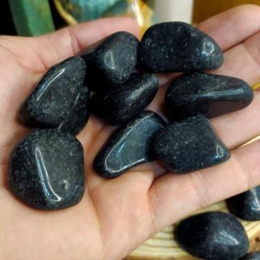 Imagem de Kit 12 Pedras Quartzo Preto Negro 2 a 3cm - Purificação e Proteção - C