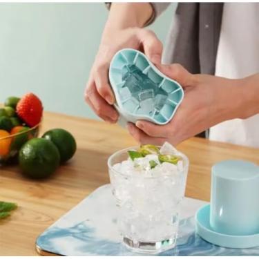 Imagem de Forma de Gelo em Silicone, Design Moderno, Azul Turquesa, para Bebidas e Coquetéis