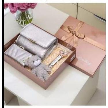 Imagem de Kit Elegante de Presente com Bolsa, Carteira e Relógio, Conjunto Feminino em Tons de Cinza, 3 Peças em Caixa Decorativa Rosa