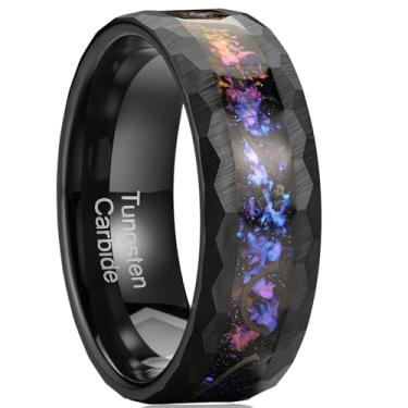 Imagem de Zillaly Anel masculino de carboneto de tungstênio de 8 mm dourado/preto martelado aparas de meteorito folha de ouro incrustado galáxia nebulosa verde opala anel de noivado acabamento fosco ajuste