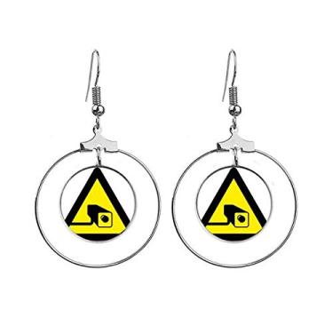 Imagem de Símbolo de aviso amarelo preto câmera triangular brincos pendentes joia círculo gota