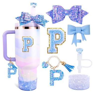 Imagem de Lingdeer Conjunto de acessórios de copo azul para Stanley 850 g e copo de 1,134 g com alça, pingentes de letras, capas de canudo de arco e diamante, bota de silicone com glitter, adesivo personalizado