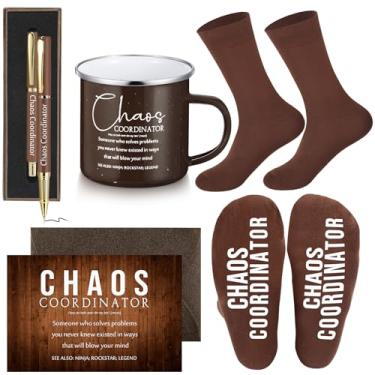 Imagem de ReliThick 6 peças de presentes de coordenador de caos para homens incluídos caneca esmaltada de 340 g meias de coordenador do caos caneta esferográfica com caixa de caneta, envelope de cartão
