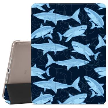 Imagem de VibrantFruitique Linda capa de tubarão para iPad 9ª/8ª/7ª geração, 10,2 polegadas (versão 2021/2020/2019), porta-lápis, traseira de TPU macio transparente e suporte de três dobras para mulheres