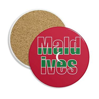 Imagem de Caneca de porta-copos com nome da bandeira do país das Maldivas com pedra absorvente de proteção de mesa