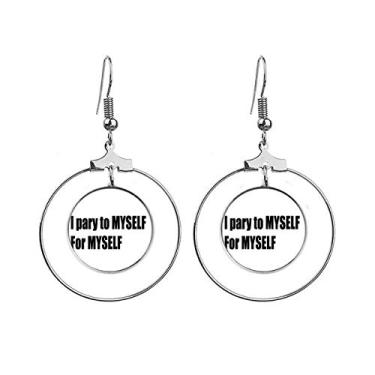 Imagem de Brincos Pray To Myself For Myself com argola pendurada, joia circular