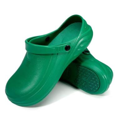 Imagem de Reroon Sapatos de trabalho antiderrapantes para cozinha/chef/jardim/enfermagem/sala de cirurgia, tamancos impermeáveis resistentes a óleo para homens e mulheres, Verde, 12.5-13 Wide Women/11-11.5 Wide