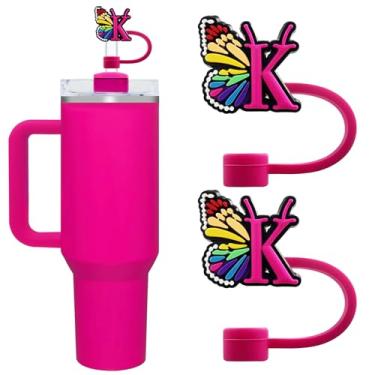 Imagem de Lindas capas de canudo com letra inicial para copos Stanley 20/30/1,134.0 g - tampas à prova de poeira de 10 mm/0,4 pol. - Protetor reutilizável para canudos de 9 a 10 mm, 2 peças