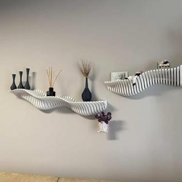 Imagem de Prateleira Flutuante Decorativa 100cm – Design Orgânico Multicamadas, Suporte de Parede para Sala, Quarto, Cozinha e Home Office