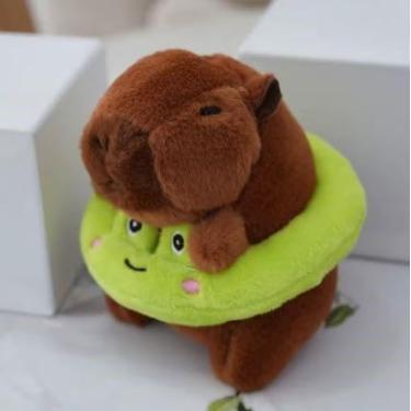 Imagem de Capivara de Pelúcia, bichinho de pelúcia com Boia Verde de Sapinho – Chaveiro Fofo, Presente Criativo, Macio e Colecionável - 12 cm