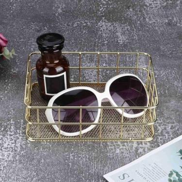 Imagem de Cesta de arame de metal dourado – Colcha nórdica de armazenamento de trama aberta para organização doméstica, organizador multiuso de mesa e banheiro, Hoppet de malha decorativa moderna (tamanho