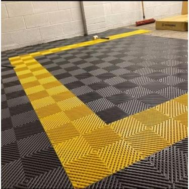 Imagem de Piso Modular Antiderrapante para Garagem, 33x33cm, Kit com 10 Peças, Preto, Ideal para Área Automotiva