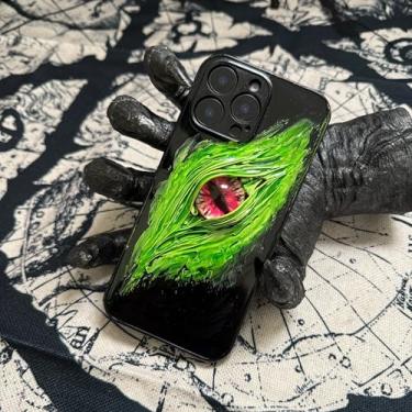 Imagem de Unitvbba Capa de telefone gótica 3D feita à mão com olho de monstro – Ajuste personalizado para todos os modelos de telefone – Exclusivo para fãs de terror, cosplay, amantes de estética escura (verde