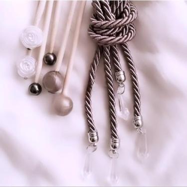 Imagem de Kit Decorativo para Difusor + 6 ou 4 Varetas Decoradas & 2 ou 1 Cordão Com Pingente (6Varetas 2 Cordões/Chumbo prat)