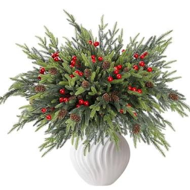 Imagem de Sggvecsy 12 ramos de pinheiro norfolk de Natal, 43 cm, ramos artificiais de Natal com pinhas e bagas vermelhas, folhas de cedro para Natal, casa, artesanato, guirlanda, decoração interna e externa