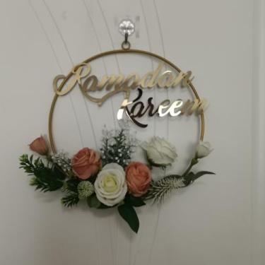 Imagem de Coroas de flores Ramadan Mubarak, guirlanda floral de argola de metal de camélia rosa artificial, decoração de guirlanda Eid Mubarak, para porta de fazenda, janela de parede interna e externa