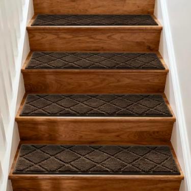 Imagem de JOENIE Tapete antiderrapante para degraus de escada de 76 cm x 20 cm para degraus de madeira, tapetes de escada para crianças e cães, 100% poliéster TPR (marrom, 4 peças)