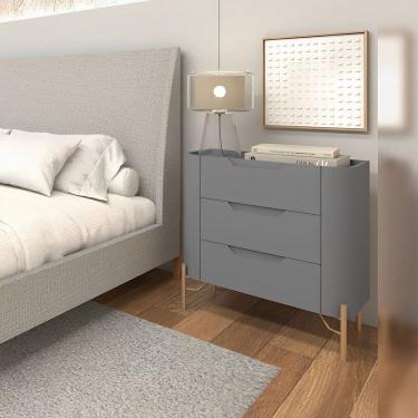 Imagem de Mesa de Cabeceira 70cm com 3 Gavetas e Pés em Metal Estrutura 100% Mdf Bend Grigio / Dourado
