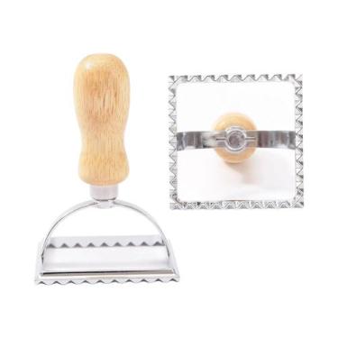 Imagem de Cortador De Ravioli Com Cabo De Madeira Para Massas, Bolinhos, Lasanha