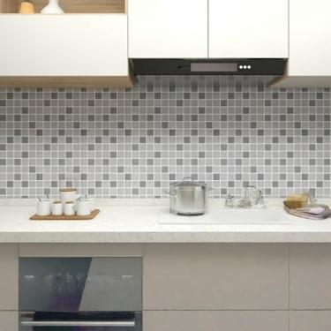 Imagem de ESSMOKO Papel de parede imitação de cerâmica efeito cozinha impermeável e à prova de óleo PVC resistente a altas temperaturas autoadesivo papel de parede azulejo adesivo cinza claro grade 45 * 1000 cm