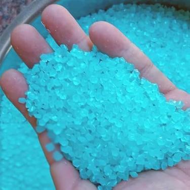 Imagem de 1000 peças de areia de resina luminosa, pedras brilhantes de 3 a 5 mm para planta suculenta, aquário, bonsai, decoração de jardim, mini paisagem, decoração de caminho (azul claro)