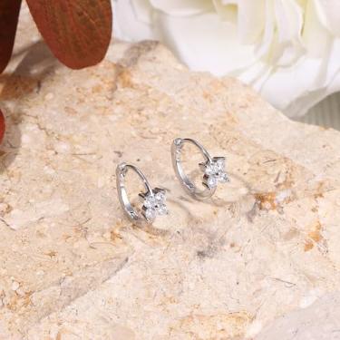 Imagem de 1 par de brincos de argola de prata banhados a ouro 16 K para mulheres delicados brincos redondos de zircônia cúbica de borboleta, standard, Latão, Sem pedra preciosa