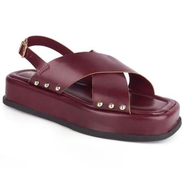 Imagem de Sandália Flatform Feminina com Tiras Cruzadas e Detalhes em Metal Dour