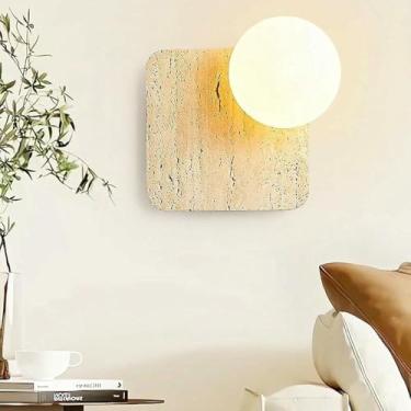 Imagem de WLHAZMWY Lâmpada de parede estilo japonês arandelas de parede simples mini globo de vidro sombra luz quadrada amarela travertino lâmpadas para quarto e banheiro