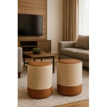 Imagem de Kit 2 Puff Plus Banquinho Redondo Decorativo em Linho Base e Tampo Courino Bege/Caramelo 48cm x 38cm