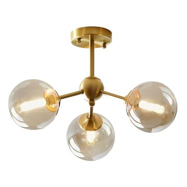 Imagem de Luminária de teto pendente Modo Lighting estilo moderno de meados do século XX com globo de vidro, 3 lâmpadas e acabamento em latão (luminária de teto com 3 focos).