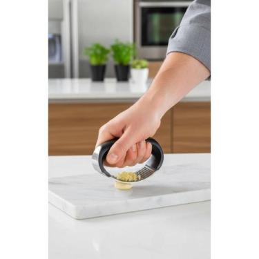 Imagem de Amassador Alho Inox Manual: Tritura e Descasca Fácil! - Congratulation