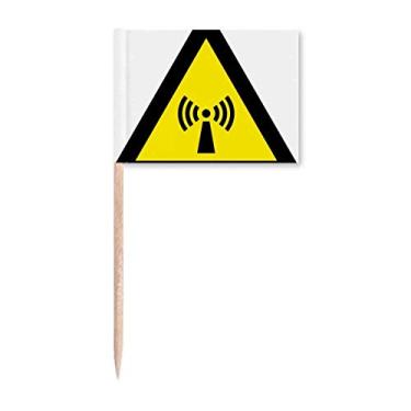 Imagem de Símbolo de aviso amarelo preto radiação triângulo bandeiras de palito de dente marcador topo decoração de festa