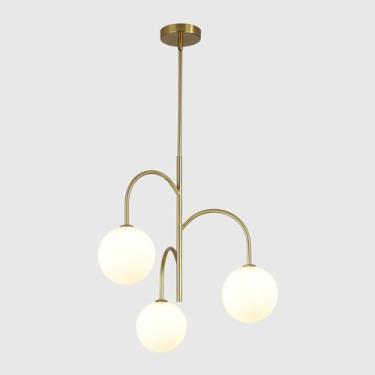 Imagem de Flyrose Lustre de globo de vidro de leite moderno de meados do século 3 luzes latão dourado luminária de teto de ferro industrial para cozinha ilha quarto