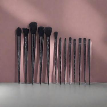Imagem de Conjunto de 13 pincéis de maquiagem com cabelo macio – ferramentas completas de beleza para pó solto, destaque, blush, sombra – Kit profissional de pincéis cosméticos para rosto inteiro, preto