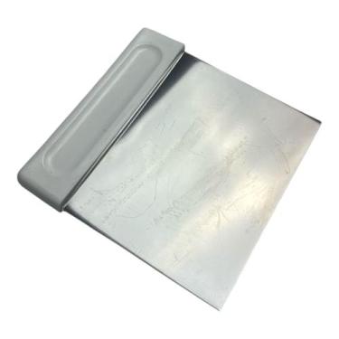 Imagem de RASPADOR DE CHOCOLATE EM INOX COM APOIO EM POLIPROPILENO 12x1x12CM - S