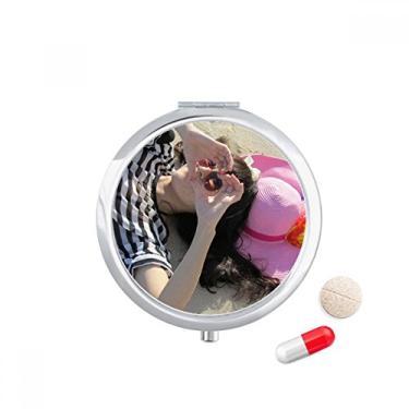 Imagem de Ellie Yao Beautiflu Girl Coração praia chapéu rosa pílula bolso caixa de armazenamento de remédios dispensador