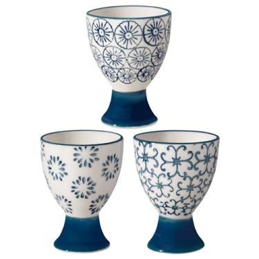Imagem de Nordring Copos para ovos de grés Kristina – Conjunto de 3 suportes de ovos de cerâmica feitos à mão com decoração de carimbo padronizado – Segura para lava-louças e micro-ondas – Design escandinavo