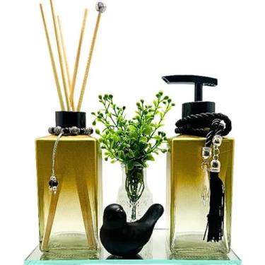 Imagem de Kit Lavabo Square Gold - Aromatizador e Sabonete com Bandeja Espelhada, Vaso de Vidro e Enfeite de Passarinho(PRETO)