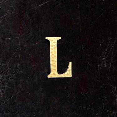 Imagem de BWRMHME Letras e números autoadesivos de latão sólido com textura de estria maleolar – 4,5 cm (4,5 cm) alfabeto de metal para porta, parede, caixa de correio, placa de sinalização de rua e números de