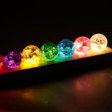 Imagem de KTZCTPCA Luz noturna de bola de vidro, lâmpada noturna de esfera de 7 núcleos, lâmpada de dormir decorativa USB com base de luz LED de madeira para meditação e decoração de casa