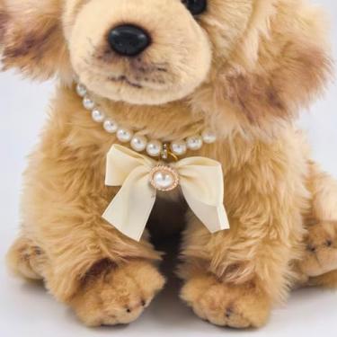 Imagem de Coleira ajustável para animais de estimação com detalhe de pérola, colar elegante para gatos e cães pequenos, ideal para caminhadas diárias, festas de animais de estimação, ocasiões festivas