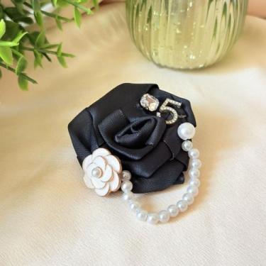 Imagem de Broche Flor Francesa com Pérolas e Strass - Pistache Acessórios